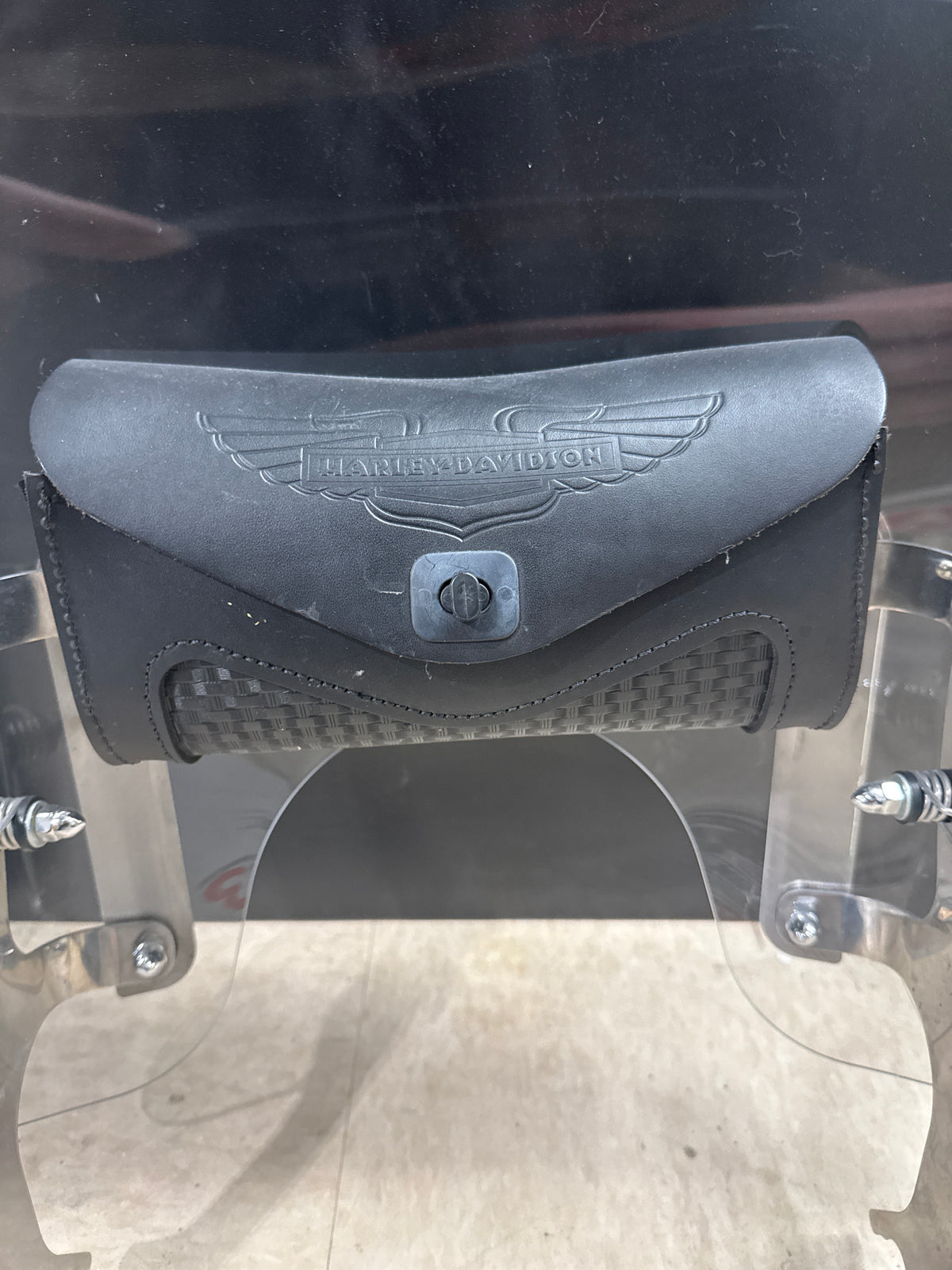 HARLEY DAVIDSON King-Size Nostalgic H-D Detachable Windshield for FL Softail Models - 20 in. Clear - 57140-05