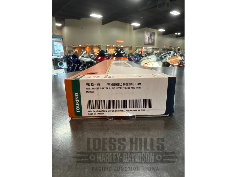 HARLEY DAVIDSON Chrome Windshield Trim - 59213-96