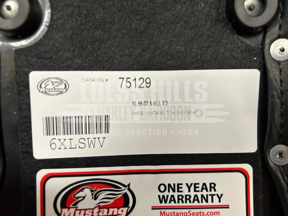 MUSTANG Vintage Style Seat - Wide - Smooth - Black - XL