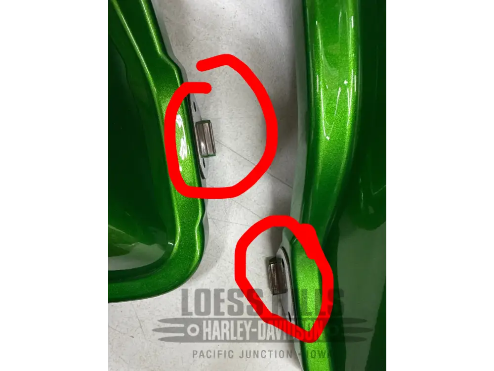 HARLEY DAVIDSON Saddlebag Lid RH. Kryptonite Green