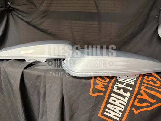 HARLEY DAVIDSON Saddlebag Lid Set (ATLAS SILVER METALLIC)