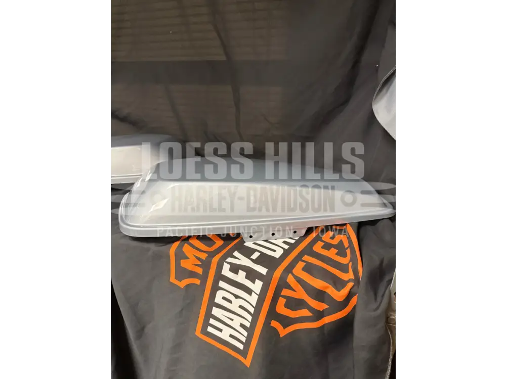 HARLEY DAVIDSON Saddlebag Lid Set (ATLAS SILVER METALLIC)