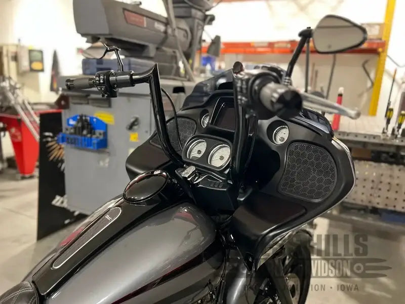 Siouxicide Choopers - VILLAIN Road Glide Handle Bars Black